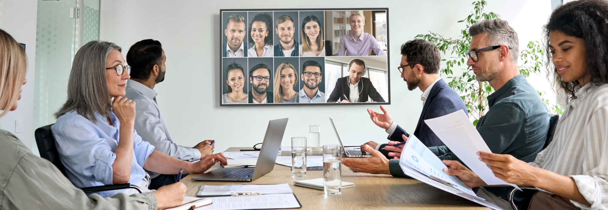 Monitor informacyjny Avtek DS 55 + moduł WiFi/BT